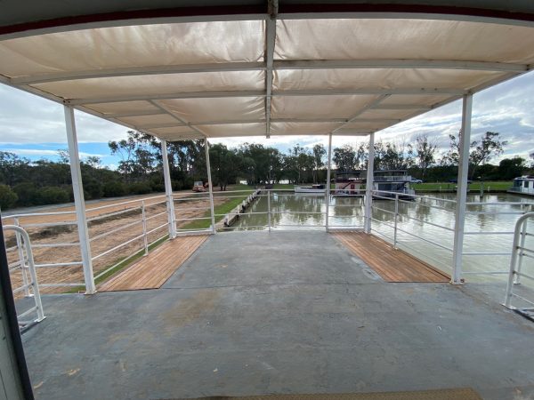 Houseboat moorings