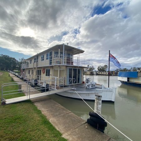 Houseboat murray river SA