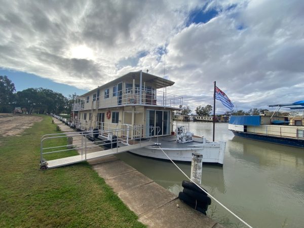 Houseboat murray river SA
