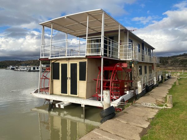 Houseboat rentals
